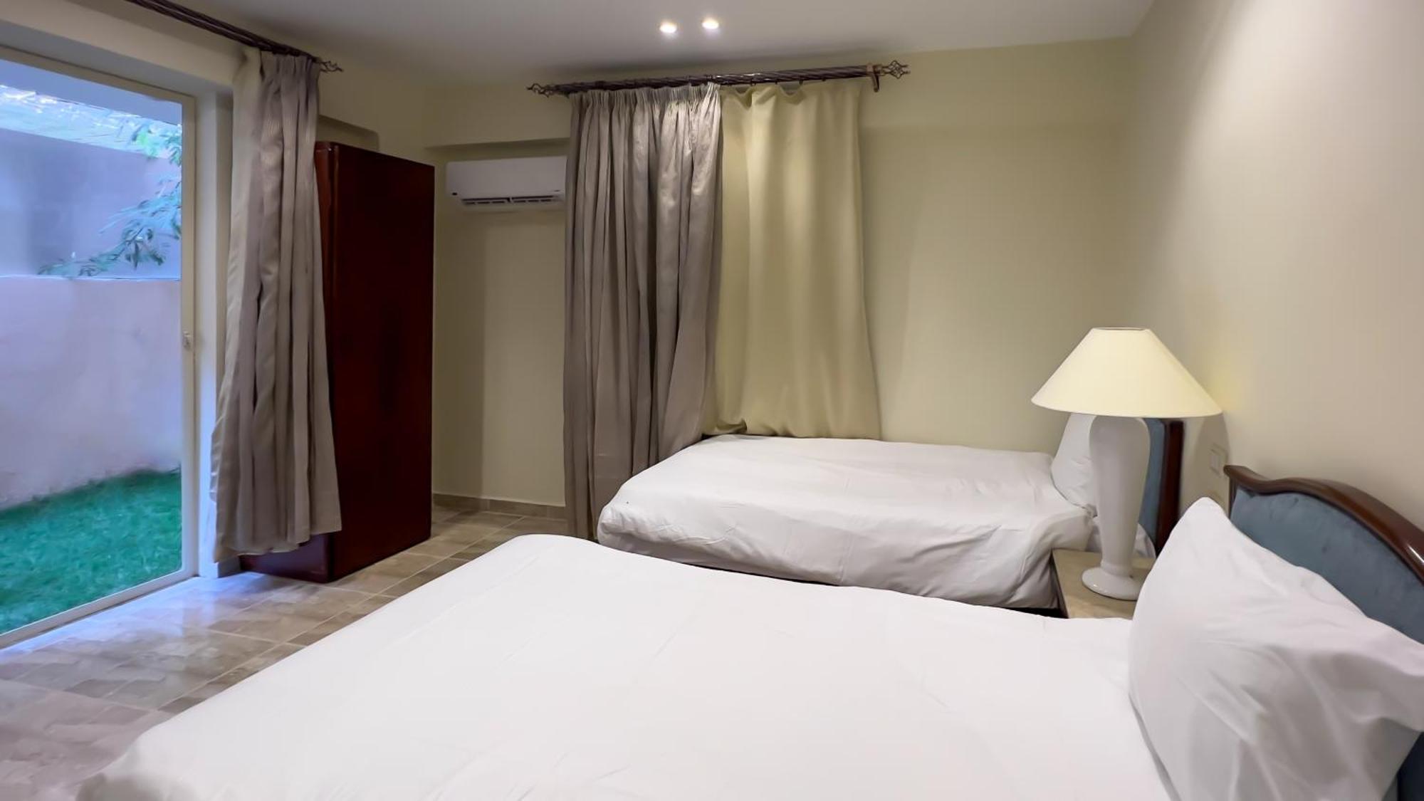 Giza Pyramids Inn Kafret el-Gabal Rum bild